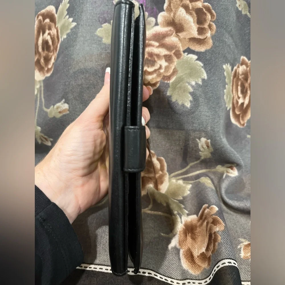 Gucci Leather Wallet made in Italy. Edges very good  condition.Stamp 112715-2149 - Picture 12 of 14